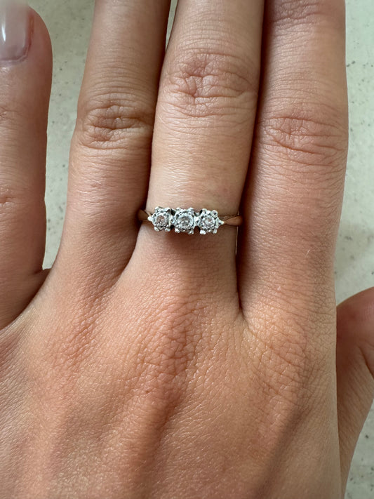 Vintage 9kt Trilogie-Ring mit Diamanten