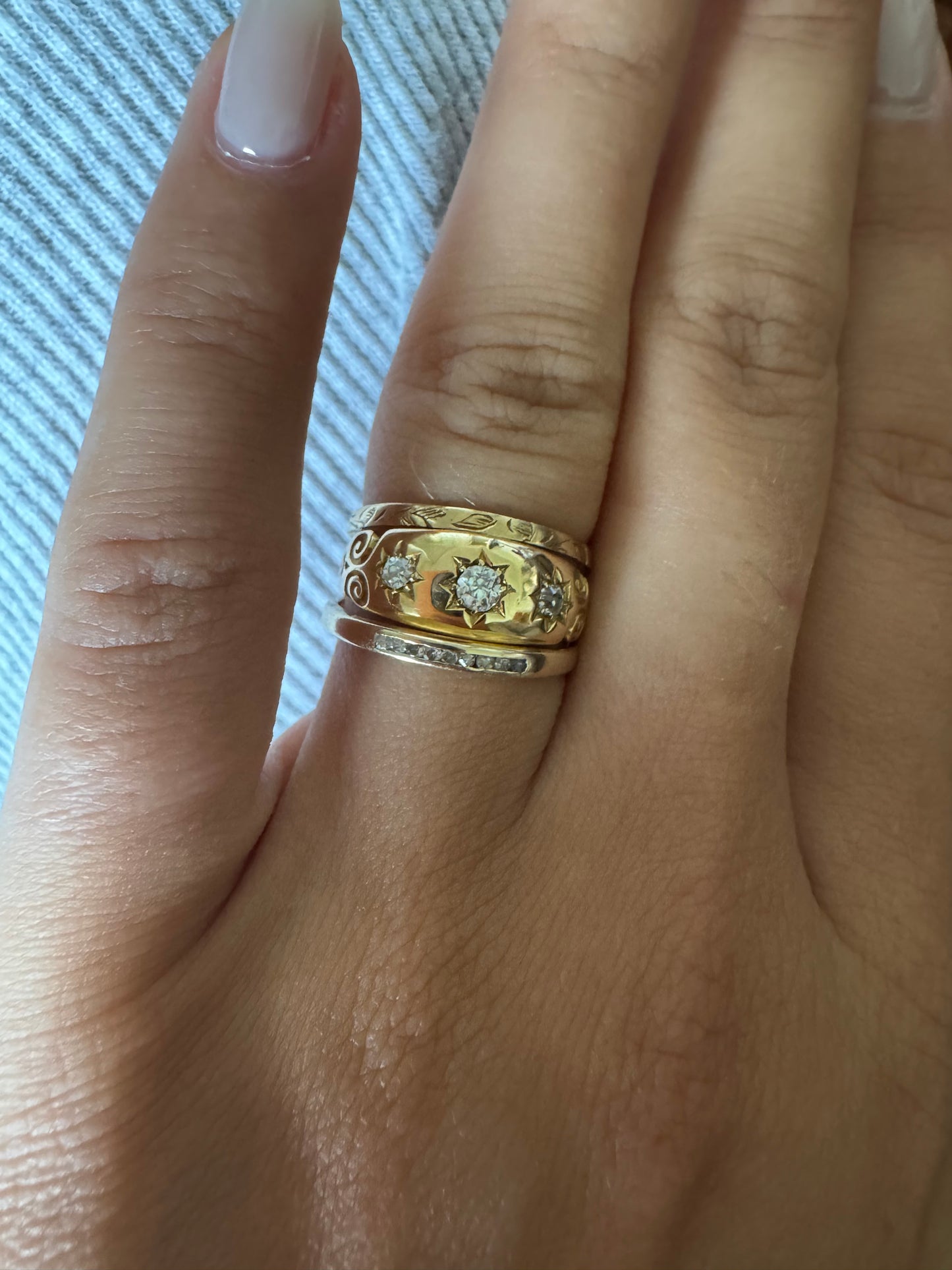 Antiker Gypsy Ring aus 18kt Gold mit 3 Diamanten