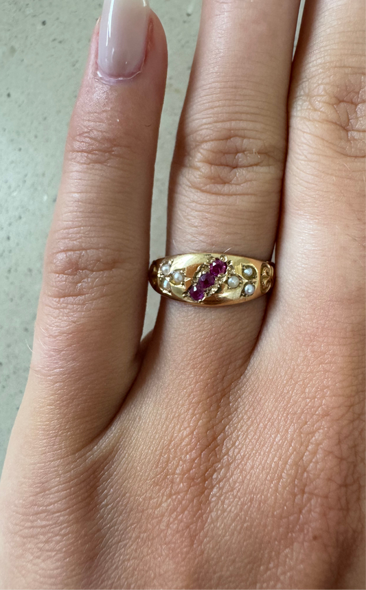 Antiker 18kt Rubin- und Perlenring