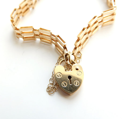 9kt Gate Link Bracelet with Heart Padlock Clasp